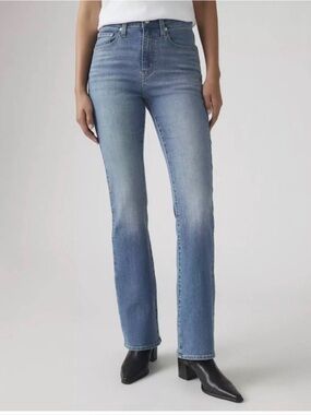 Levi’s 725 High-Rise BootCut Women’s Jeans Size 28 New Without Tag